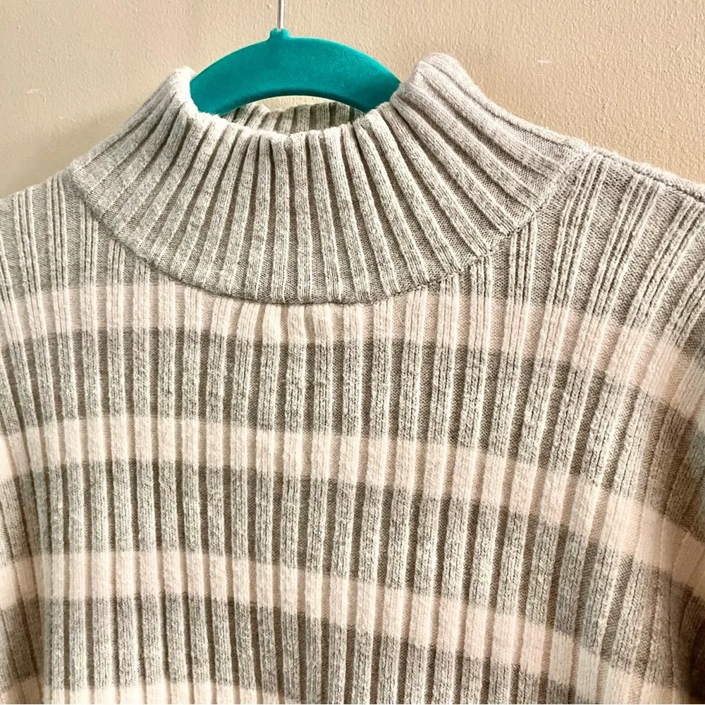 LOFT Gray And White Striped Ribbed Mock Neck Sweater SIZE LARGE GUC!